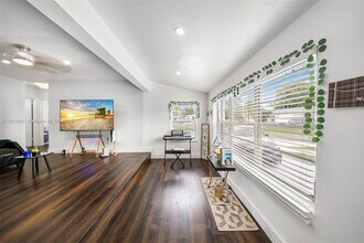 600 SW 10th St in Hallandale Beach, FL - Building Photo - Building Photo