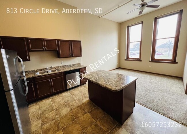 214 S Kline St in Aberdeen, SD - Building Photo - Building Photo