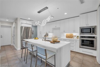 441 4th Ave S in Naples, FL - Building Photo - Building Photo