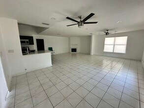 1334 N Mangonia Dr in West Palm Beach, FL - Building Photo - Building Photo