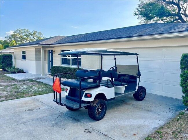 644 Manor Dr W in Dunedin, FL - Building Photo - Building Photo