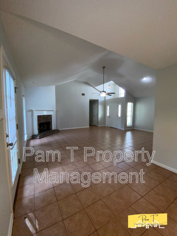 16 Teal Lake Dr in Richmond Hill, GA - Building Photo - Building Photo