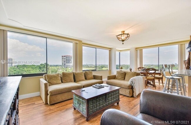 1500 Presidential Way in West Palm Beach, FL - Building Photo - Building Photo