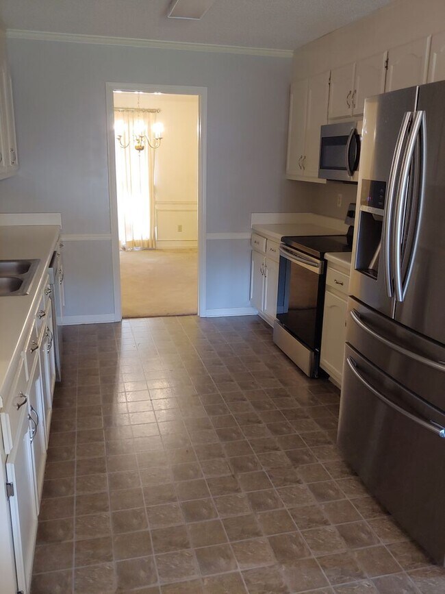4001 Hanover Ct in Tuscaloosa, AL - Building Photo - Building Photo