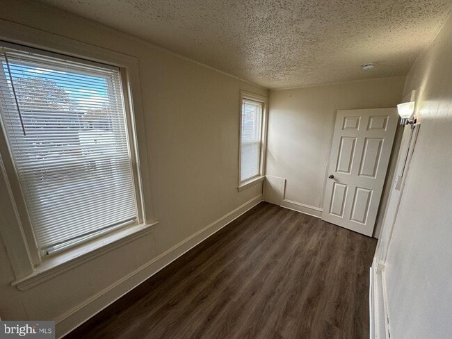 property at 620 W 2nd St