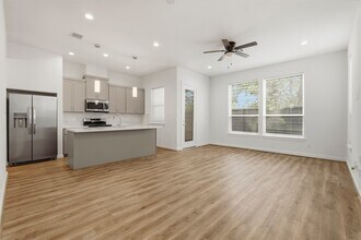 1113 Highland Square Ln in Houston, TX - Building Photo - Building Photo