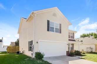 8325 Bluestem Ln in Plainfield, IN - Foto de edificio - Building Photo