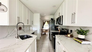 2265 NW 170th Ave in Pembroke Pines, FL - Building Photo - Building Photo