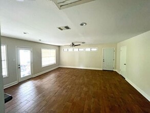 701 Gardenia Ln in Victoria, TX - Building Photo - Building Photo