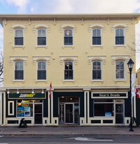 73 King St W in Cobourg, ON - Building Photo