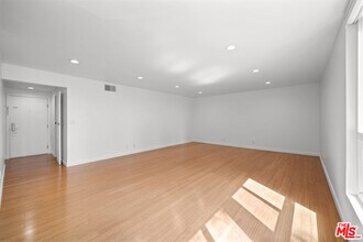 4407 Francis Ave in Los Angeles, CA - Building Photo - Building Photo