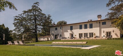115 N Carolwood Dr in Los Angeles, CA - Building Photo - Building Photo