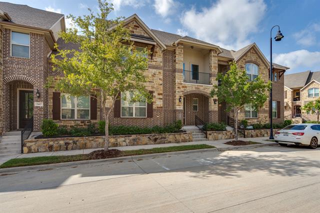 property at 2421 Belvedere Ln