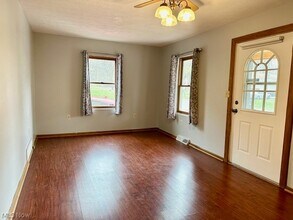 1059 Jean Ave in Akron, OH - Foto de edificio - Building Photo