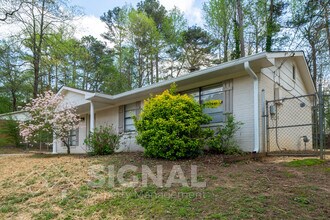 6237 Moss Rock Dr in Pinson, AL - Building Photo - Building Photo