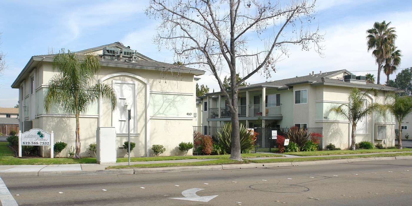 255 Avocado Ave in El Cajon, CA - Foto de edificio