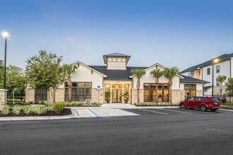 The Clarke at Kendall Town Apartments in Jacksonville, FL - Foto de edificio - Building Photo