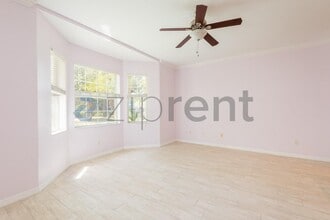 7569 Tamarind Ave in Tampa, FL - Building Photo - Building Photo