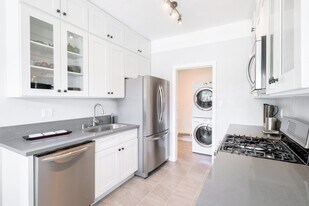 1125 S Orange Dr in Los Angeles, CA - Building Photo