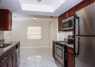 1655 N 50th Ave in Hollywood, FL - Building Photo - Building Photo