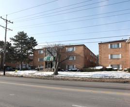 530 - JAMES PLAZA in Columbus, OH - Building Photo - Building Photo