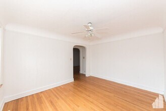 2619 W Berwyn Ave in Chicago, IL - Foto de edificio - Building Photo