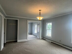 24 Summer St in New London, CT - Building Photo - Building Photo