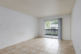 Outrigger Village Apartments in Kissimmee, FL - Building Photo - Interior Photo