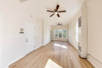 1131 W Taylor St in Chicago, IL - Building Photo - Building Photo