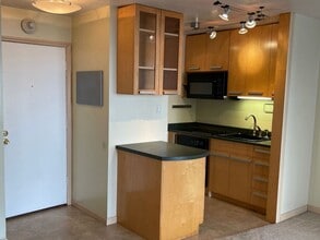 7 Captain Dr in Emeryville, CA - Building Photo - Building Photo