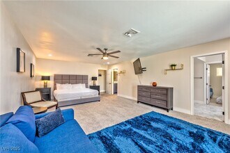 3784 E Pama Ln in Las Vegas, NV - Building Photo - Building Photo