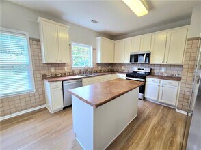 621 Roxtree Ct NE in Buford, GA - Building Photo - Building Photo