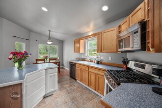 3220 S Donovan Dr in Wasilla, AK - Building Photo - Building Photo