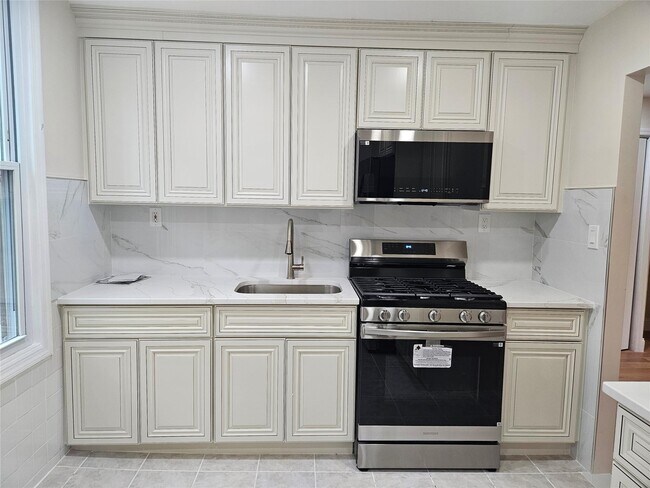 property at 1222 Simpson St