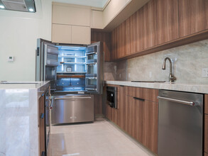 8400 SW 65th Ave in Miami, FL - Building Photo - Building Photo