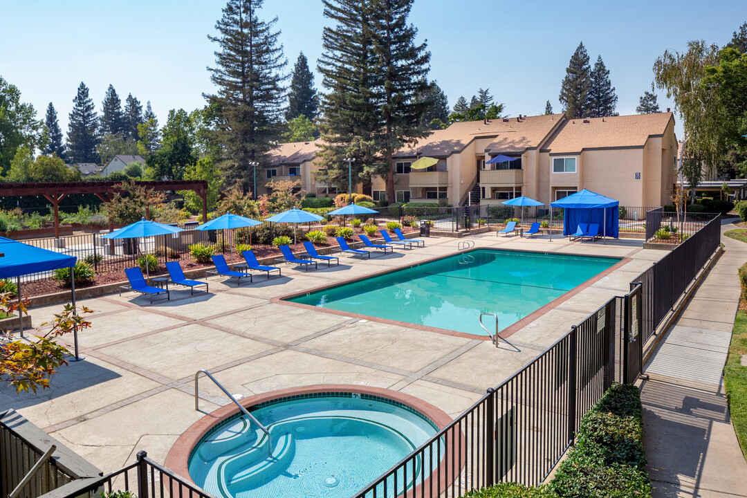 Juniper Apartments in Sacramento, CA - Foto de edificio