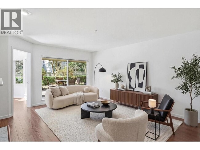 3670 Banff Ct in North Vancouver, BC - Building Photo - Building Photo