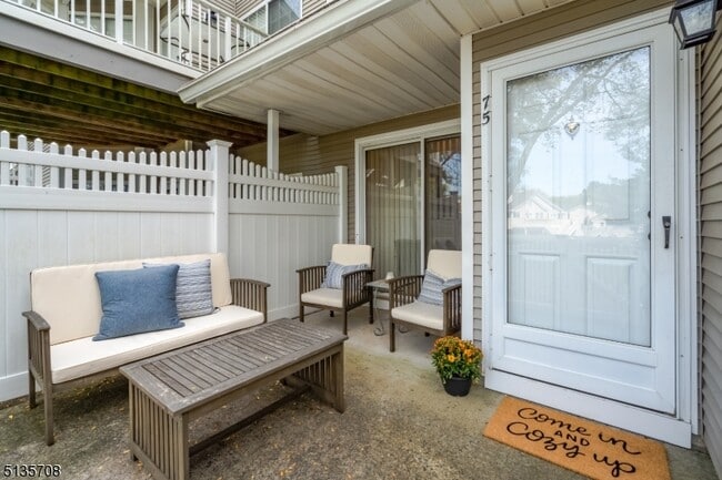 75 Bentley Ct in Bedminster, NJ - Building Photo - Building Photo