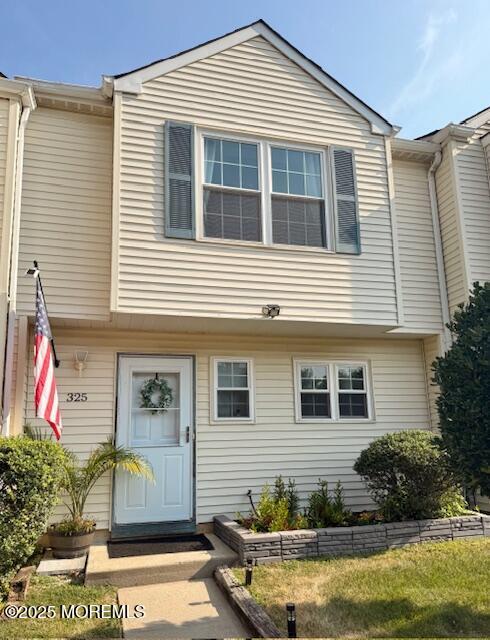 property at 325 Kingsbridge Ct