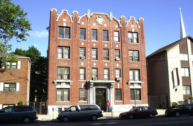 2677 John F Kennedy Blvd in Jersey City, NJ - Foto de edificio - Building Photo