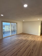 730 E Shore Dr in Pekin, IL - Building Photo - Building Photo