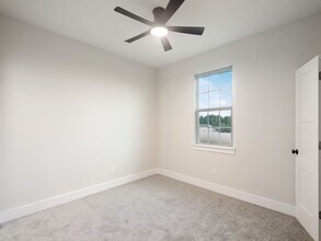 415 County Rd 5102J in Cleveland, TX - Building Photo - Building Photo