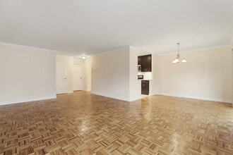 Hamilton Court Apartments in Morristown, NJ - Foto de edificio - Building Photo