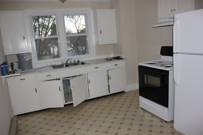 215 S Commerce St in Woodstock, VA - Building Photo - Building Photo