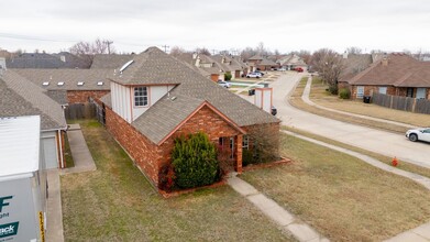 1801 SW 24th St in Moore, OK - Building Photo - Building Photo