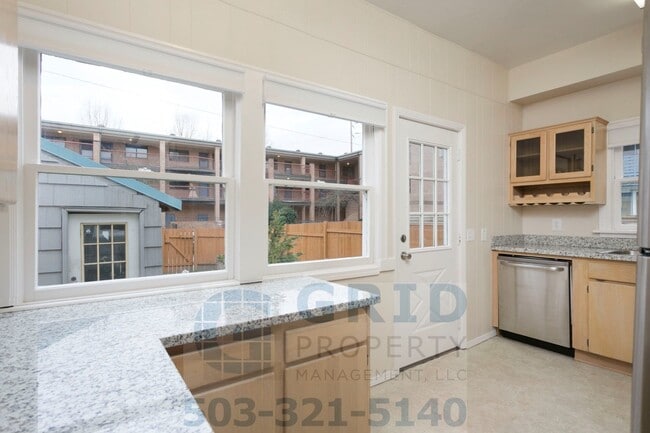 property at 4124 SE Caruthers St