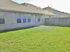 23 Leisure Shore Ct in Manvel, TX - Building Photo - Building Photo