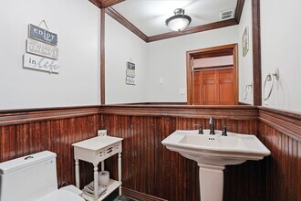 244 Mathers Rd in Ambler, PA - Building Photo - Building Photo