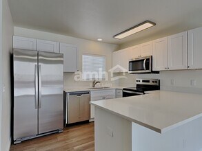 4142 Knollvale Dr in Colorado Springs, CO - Foto de edificio - Building Photo