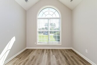 5567 Katherine Village Dr in Ellenwood, GA - Building Photo - Building Photo